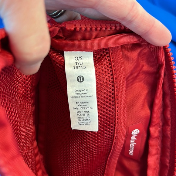 Lululemon Dark Red with gold hardware Lunar New Years Everywhere Belt Bag EBB 1L - Picture 11 of 15